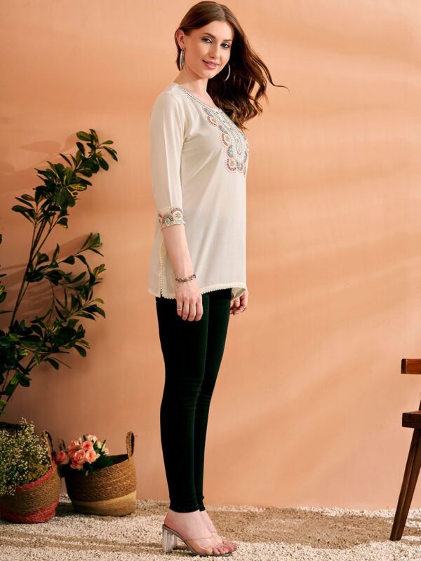 Women Gotta Patti Kurta - Image 3