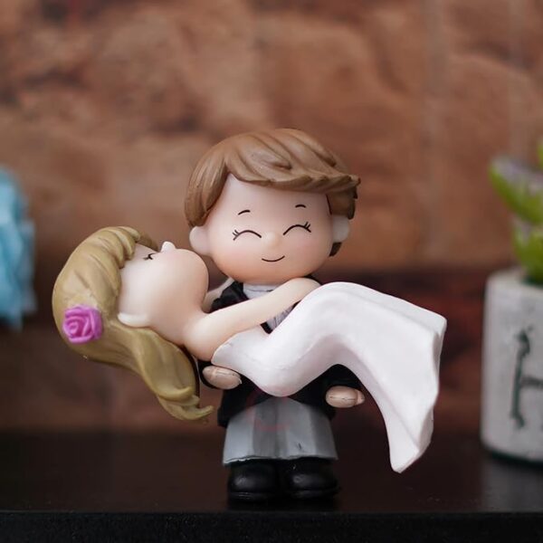 eCraftIndia Resin Handcrafted Bride Kissing Groom Romantic Couple Statue Decorative Showpiece| Valentine Gift for Girlfriend Boyfriend Husband Wife| Valentine Day Gifts| Valentine Day Decoration Items - Image 4