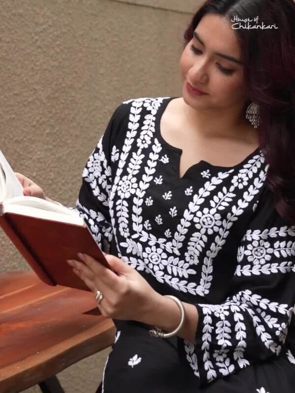 Chikankari Woven Kurta - Image 2